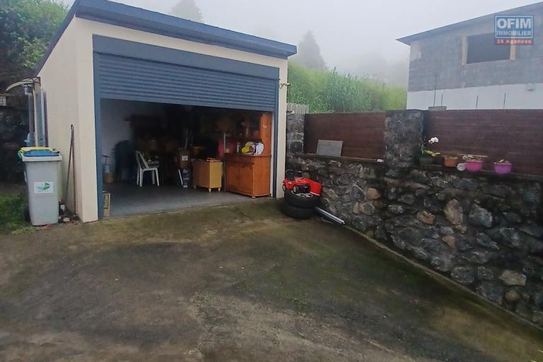 A VENDRE Charmante maison de type F3 de 90 m2 &agrave; la Chaloupe SAINT-LEU