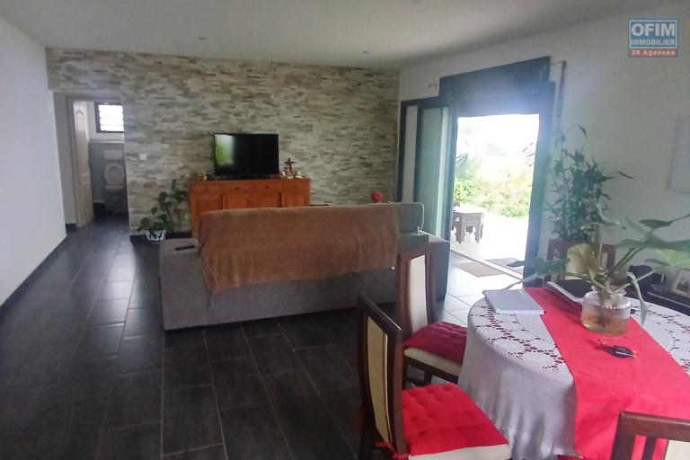 A VENDRE Charmante maison de type F3 de 90 m2 &agrave; la Chaloupe SAINT-LEU