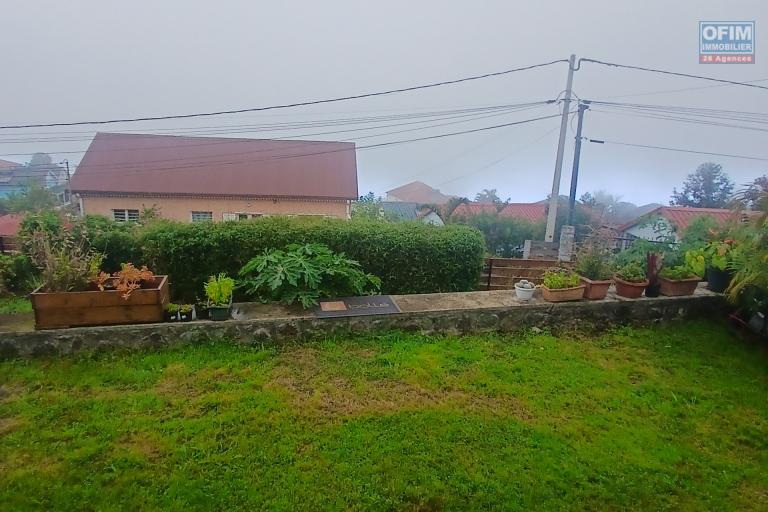 A VENDRE Charmante maison de type F3 de 90 m2 &agrave; la Chaloupe SAINT-LEU