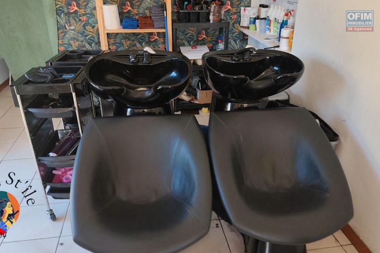&Agrave; Vendre &ndash; Fonds de commerce Salon de coiffure Marg St'&icirc;le &agrave; Petite-&Icirc;le (974) | 25500&euro;