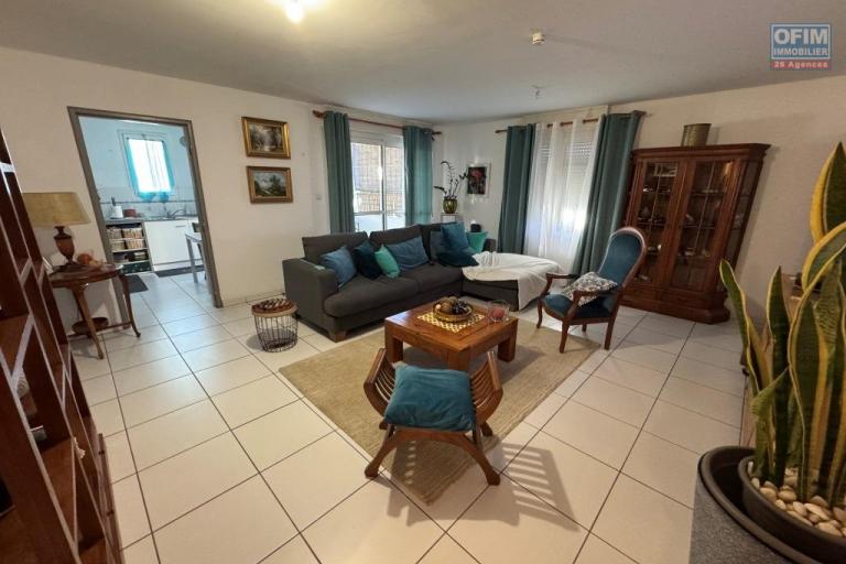 A vendre magnifique appartement tr&eacute;s spacieux de type F3 de 78 m&sup2; dans belle r&eacute;sidence de standing au Tampon