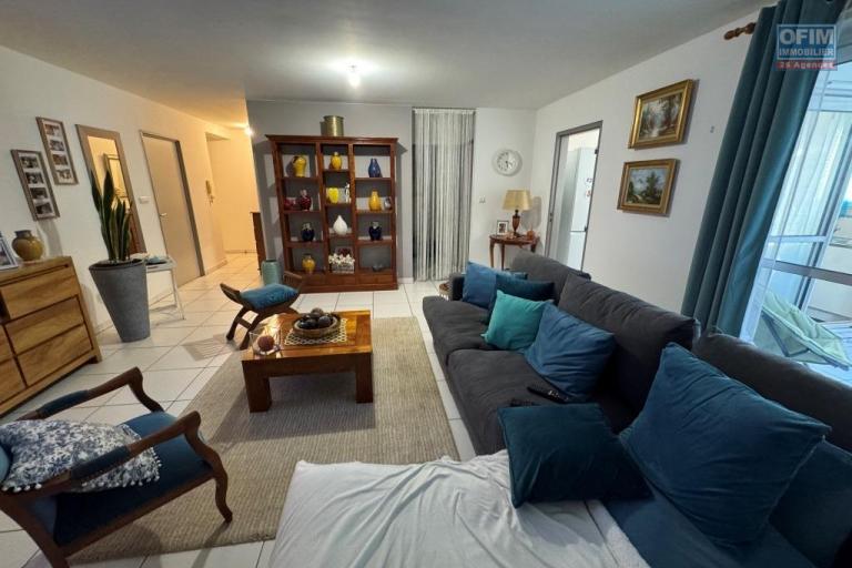 A vendre magnifique appartement tr&eacute;s spacieux de type F3 de 78 m&sup2; dans belle r&eacute;sidence de standing au Tampon
