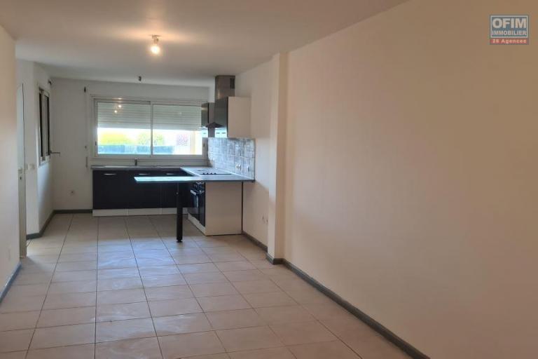 A vendre joli appartement de type F2 d'environ 52 m&sup2; avec grande varangue et jardinet