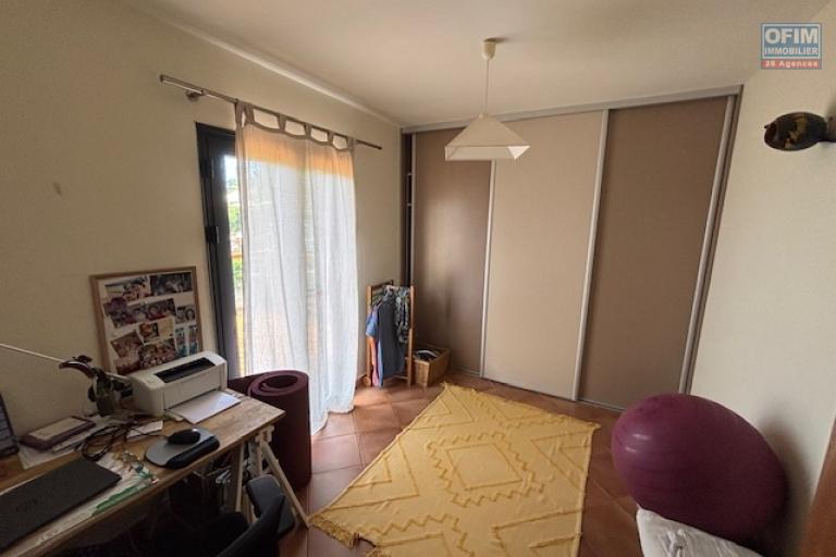 A vendre maison T5, proche centre de La Montagne avec belle vue dégagée.