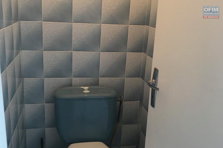 Rare :A vendre appartement F2 dans une r&eacute;sidence priv&eacute;e de 6 lots  &agrave; Sainte Clotilde proche universit&eacute; et de l immeuble de a  r&eacute;gion