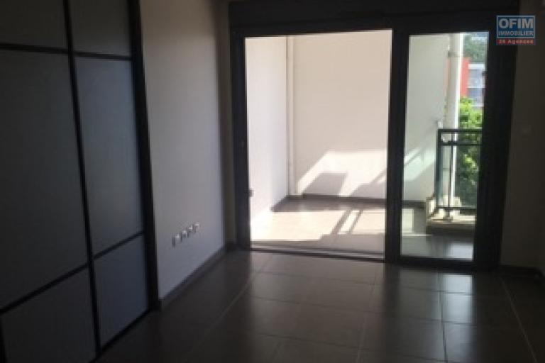 A LOUER APPARTEMENT DUPLEX TYPE 3 A SAINT-DENIS