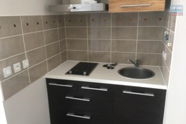 A LOUER APPARTEMENT DUPLEX TYPE 3 A SAINT-DENIS