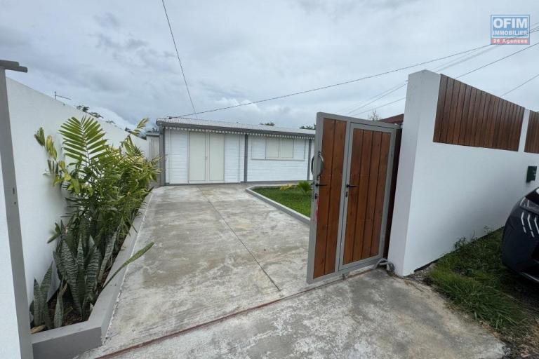 A louer villa F3 MEUBLE  enti&egrave;rement r&eacute;nov&eacute;e le Tampon