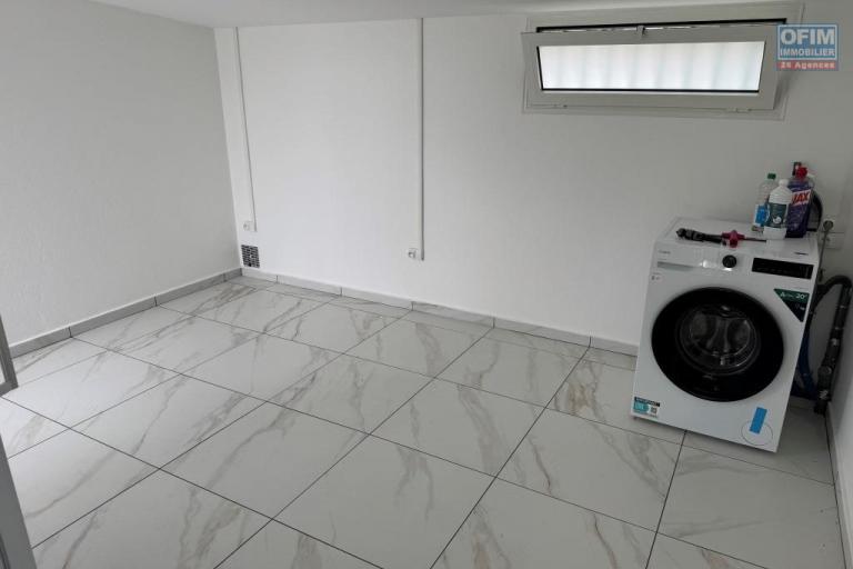 A louer villa F3 MEUBLE  enti&egrave;rement r&eacute;nov&eacute;e le Tampon