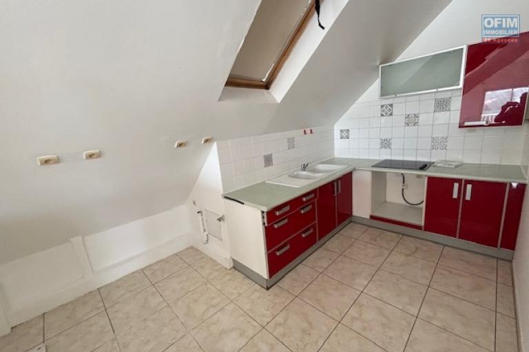 T4 à vendre à Ste Clotilde, proche de toutes les commodités, residence St Ferreol