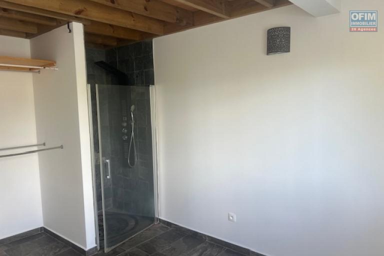 À louer – Belle villa F4 avec piscine – Quartier du Manirons