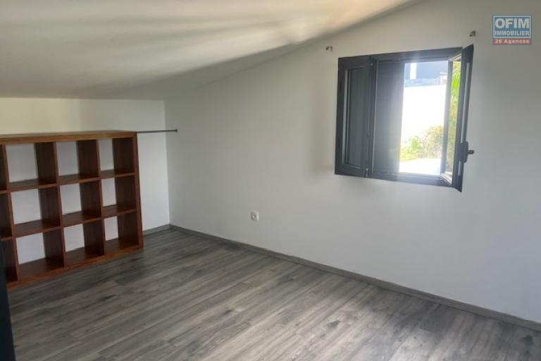 À louer – Belle villa F4 avec piscine – Quartier du Manirons