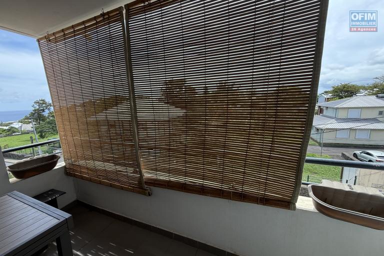 Bel appartement T2 R&eacute;sidence l'Arbre du Voyageur (proche pont de la Rivi&egrave;re d'Abord et du rond point des Casernes) avec vue mer et montagne