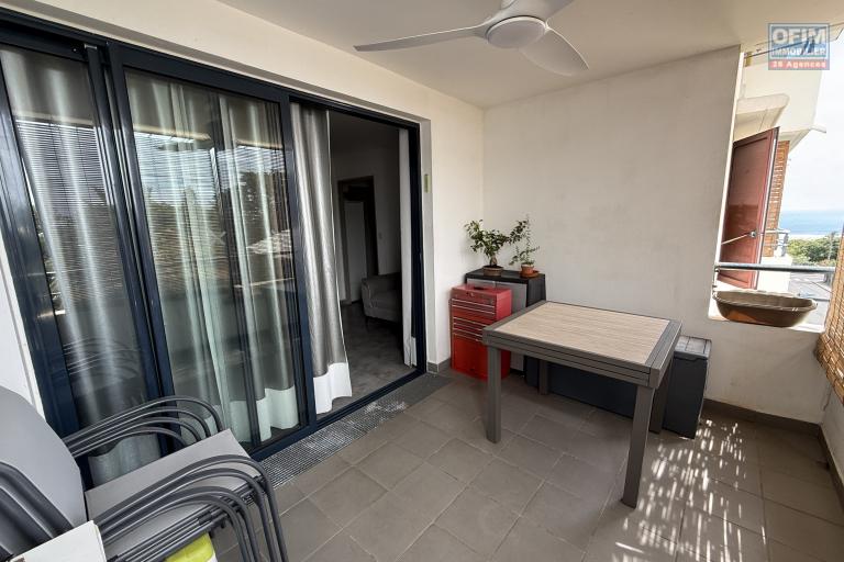 Bel appartement T2 R&eacute;sidence l'Arbre du Voyageur (proche pont de la Rivi&egrave;re d'Abord et du rond point des Casernes) avec vue mer et montagne