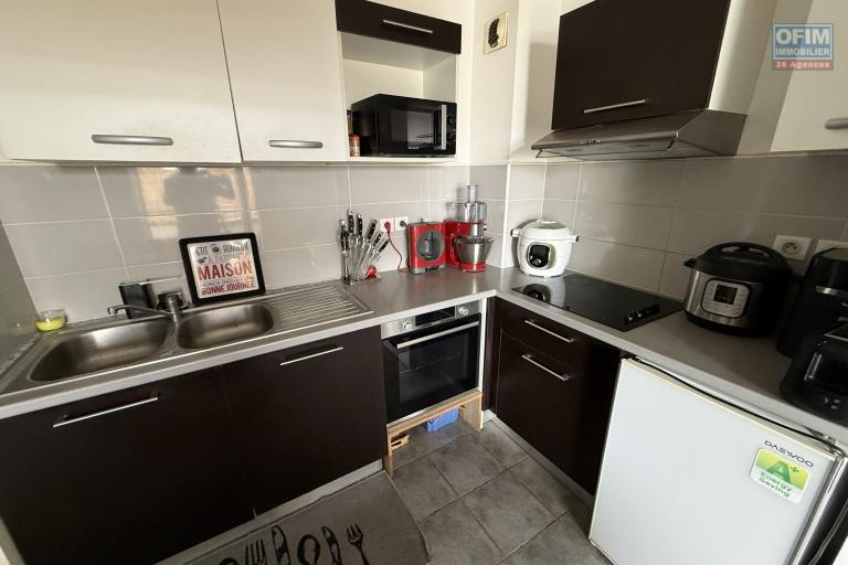 Bel appartement T2 R&eacute;sidence l'Arbre du Voyageur (proche pont de la Rivi&egrave;re d'Abord et du rond point des Casernes) avec vue mer et montagne