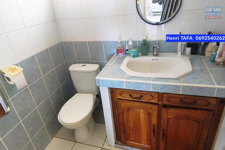 charmante maison meublée de plain-pied F3 à St-Joseph, terrasse et jardin