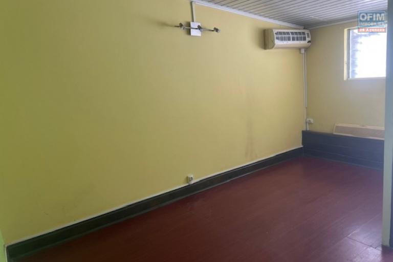 A Louer local commercial de 22m2 centre ville l'ETANG SALE LES HAUTS