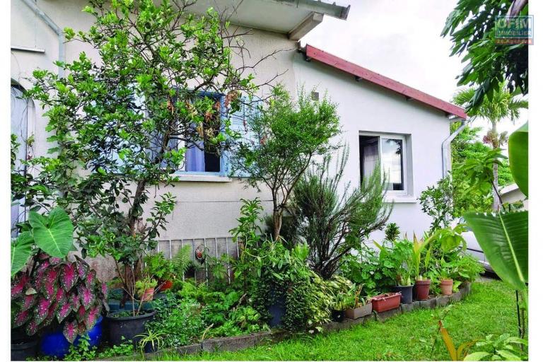 A LOUER Maison de type F3 avec cour cl&ocirc;tur&eacute;e au GUILLAUME &agrave; 750 euros !