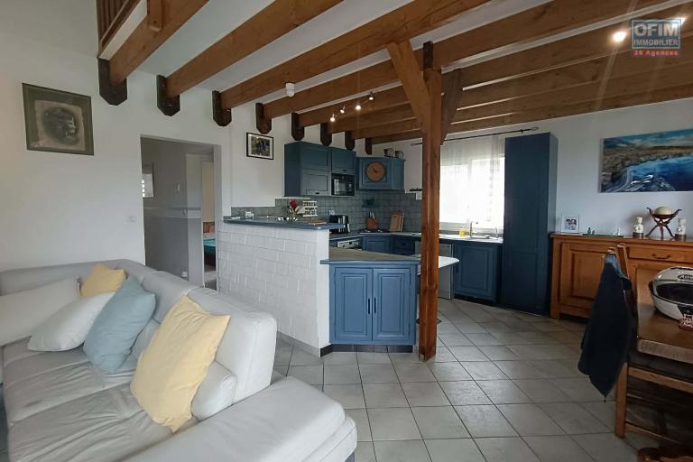 Villa d'architecte en duplex 5 chambres avec piscine et jardin paysager de 620 m2 Rivière St Louis