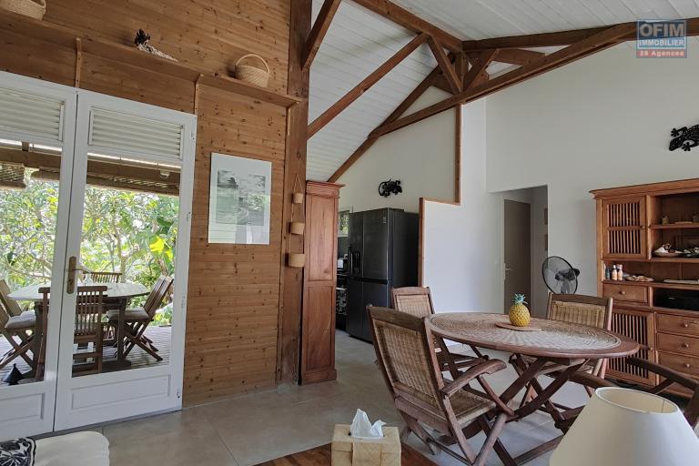 Magnifique maison bois de type F3+ plain pied, petite vue mer, bassins naturels, 470 m&sup2; de terrain