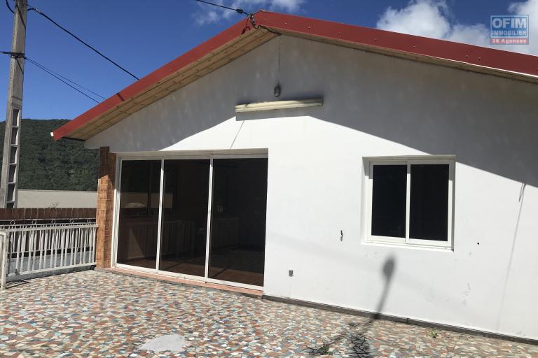 Loue maison F3 a la riviere saint louis les Makes village