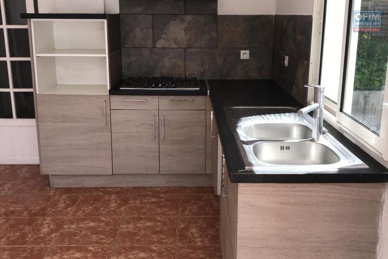 Loue maison F3 a la riviere saint louis les Makes village