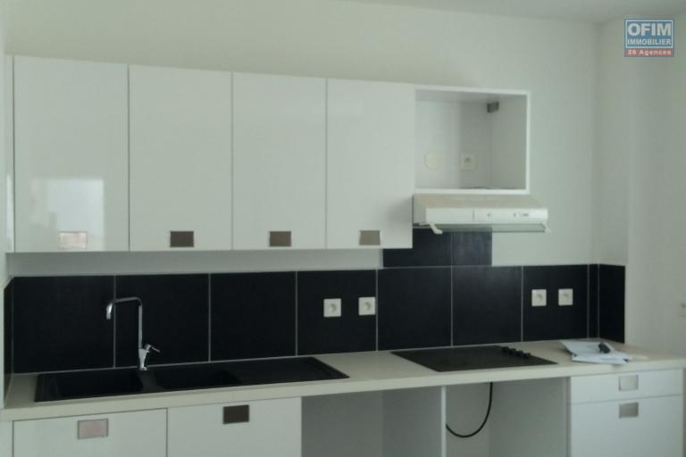 A LOUER APPARTEMENT TYPE 4 A SAINT - DENIS