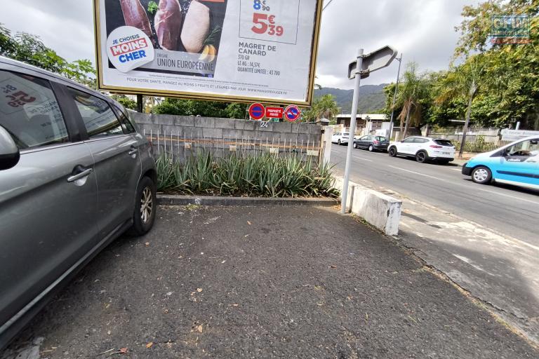 A LOUER APPARTEMENT F2 MEUBL&Eacute; A SAINT DENIS