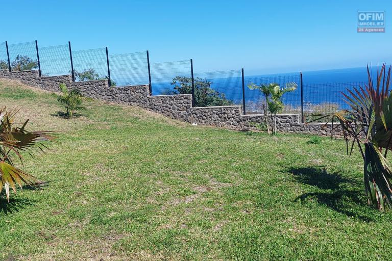 A louer appartement T2 récent à St Leu (secteur Roche Café) - Des espaces verts côté mer