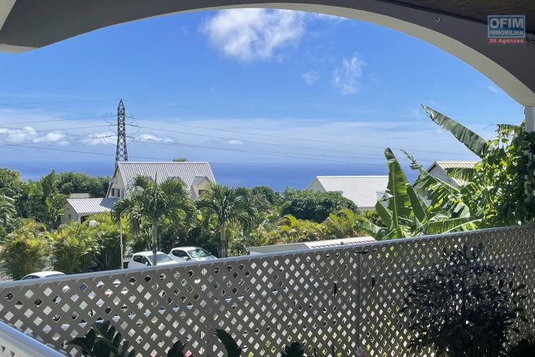 &Agrave; VENDRE &ndash; Maison F6 de 144 m&sup2; &ndash; BOIS DE N&Egrave;FLES SAINTE-CLOTILDE - vue varangue 1er &eacute;tage