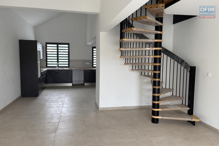 A vendre Saint-Leu centre magnifique T4 duplex