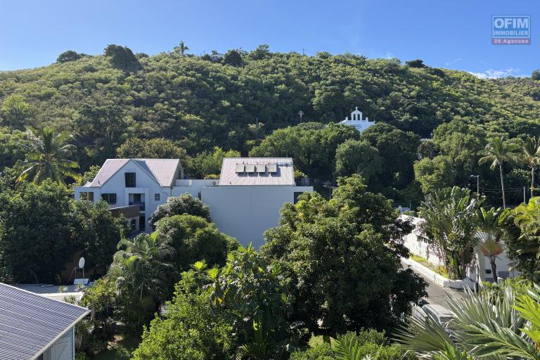 A vendre Saint-Leu centre magnifique T4 duplex