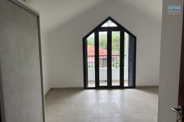 A vendre &ndash; Superbe T4 duplex neuf au c&oelig;ur de Saint-Leu