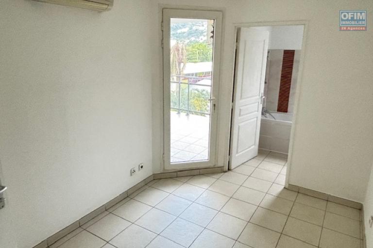 T2 avec grande terrasse et vue montagne - Proche centre-ville de Saint-Denis