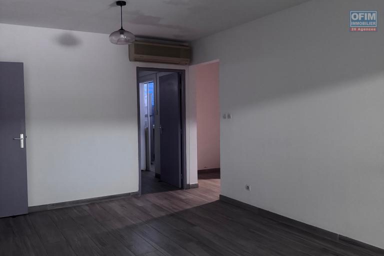 A louer bel appartement r&eacute;nov&eacute; sur la r&eacute;sidence CAPELLA sur les bas de la rue Sainte Marie &agrave; Saint Denis.