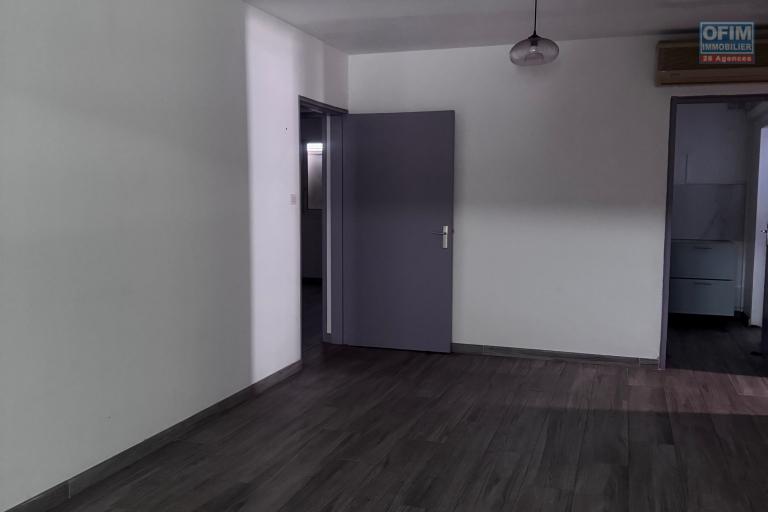 A louer bel appartement F3 rénové sur la résidence CAPELLA sur les bas de la rue Sainte Marie à Saint Denis.