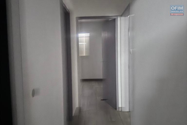 A louer bel appartement r&eacute;nov&eacute; sur la r&eacute;sidence CAPELLA sur les bas de la rue Sainte Marie &agrave; Saint Denis.