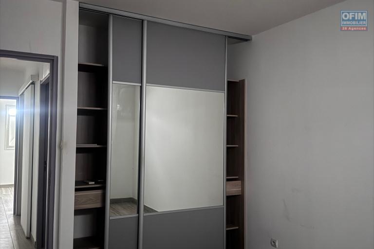 A louer bel appartement r&eacute;nov&eacute; sur la r&eacute;sidence CAPELLA sur les bas de la rue Sainte Marie &agrave; Saint Denis.