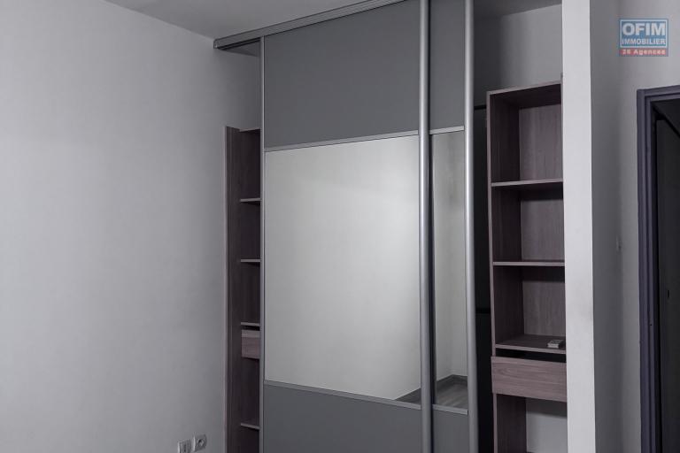 A louer bel appartement F3 rénové sur la résidence CAPELLA sur les bas de la rue Sainte Marie à Saint Denis.