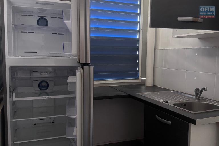 A louer bel appartement F3 rénové sur la résidence CAPELLA sur les bas de la rue Sainte Marie à Saint Denis.