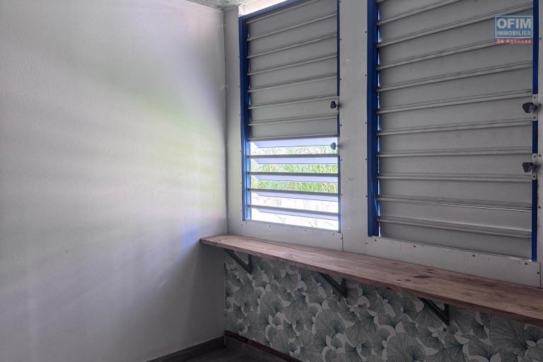 A louer bel appartement F3 rénové sur la résidence CAPELLA sur les bas de la rue Sainte Marie à Saint Denis.