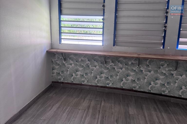 A louer bel appartement F3 rénové sur la résidence CAPELLA sur les bas de la rue Sainte Marie à Saint Denis.