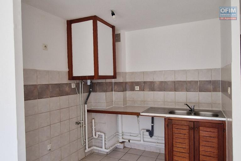 A LOUER - APPT T2 - 1ER ETAGE - SAINTE MARIE