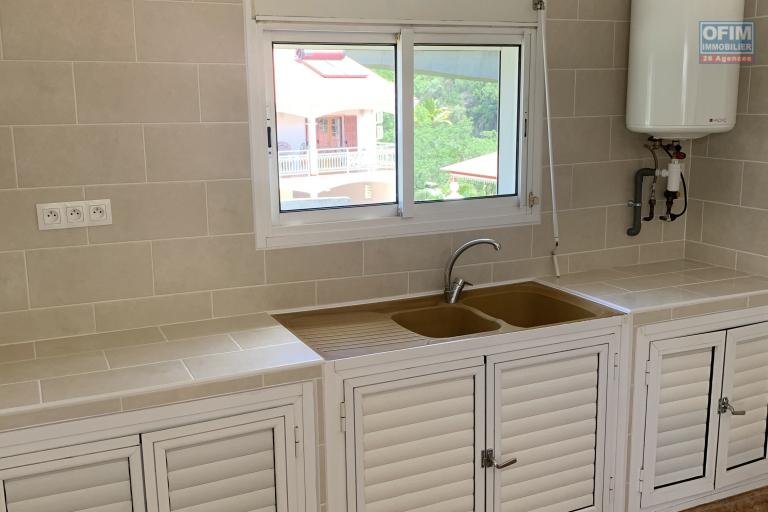 A LOUER - VILLA F4 - SAINTE MARIE