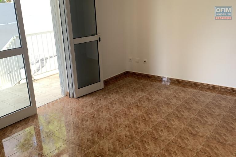 A LOUER - VILLA F4 - SAINTE MARIE