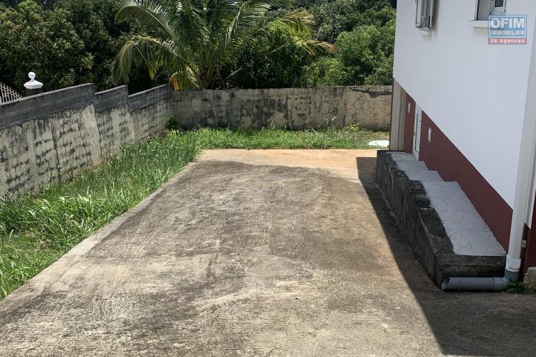 A LOUER - VILLA F4 - SAINTE MARIE