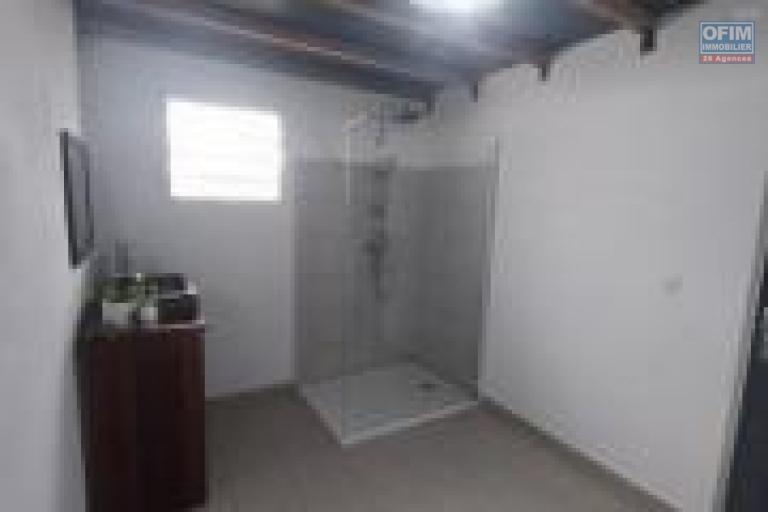 a louer au tampon tres belle maison meubl&eacute;e