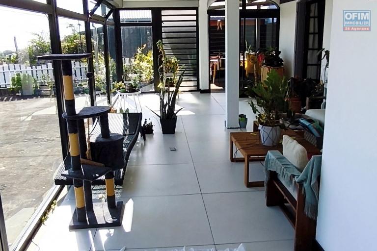 Grande Villa F5 proche du centre-ville, plain-pied avec vue mer et montagne