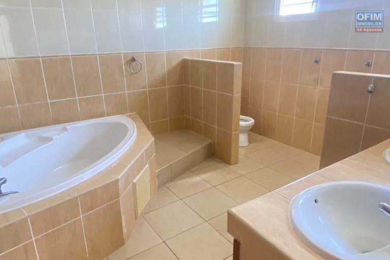 A LOUER - MAISON JUMELE F4/5 - SAINT ANDRE