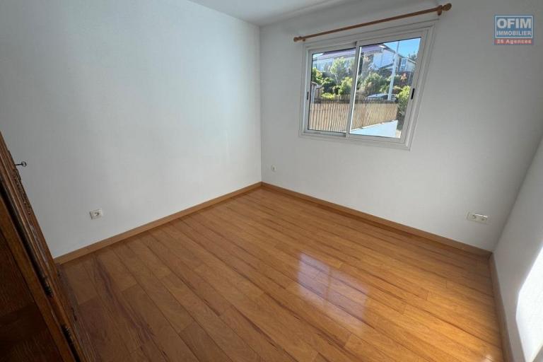 A louer magnifique villa d'environ 120 m² avec vue mer et montagne la Plaine des Cafres 22éme